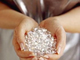 Бриллианты. Фото с сайта yuga.ru Бриллианты. Фото с сайта yuga.ru